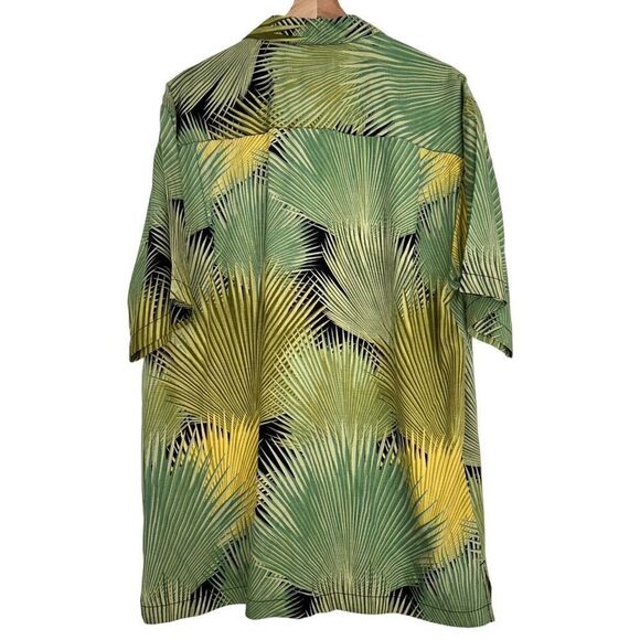 🐿️ Tommy Bahama Men Silk Hawaiian Shirt Palm Print Size Medium - Picture 2 of 3